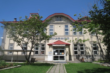 旧図書館の建物正面